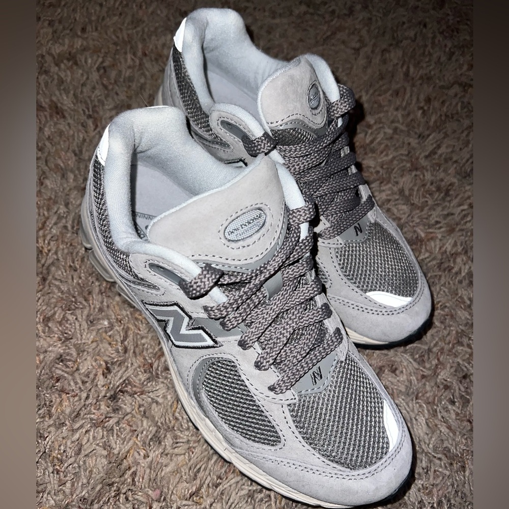 New Balance 2002R